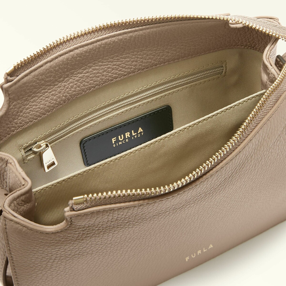 Bolsa de ombro em couro FURLA<br>NUVOLA S