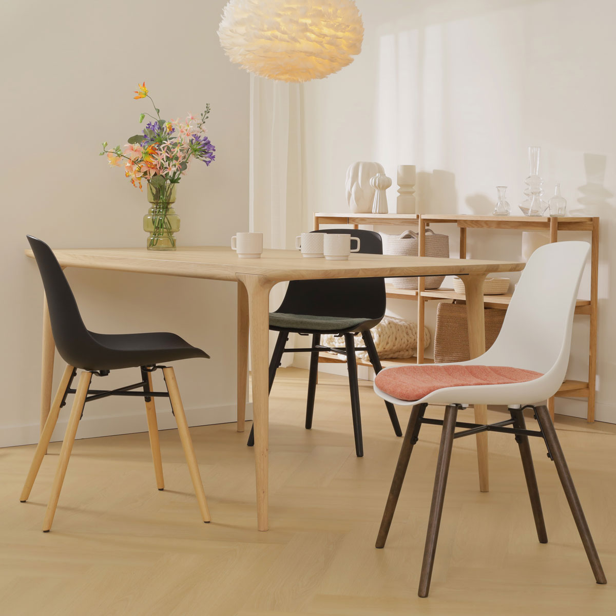 Nena-Liv witte zitting en beige kussen