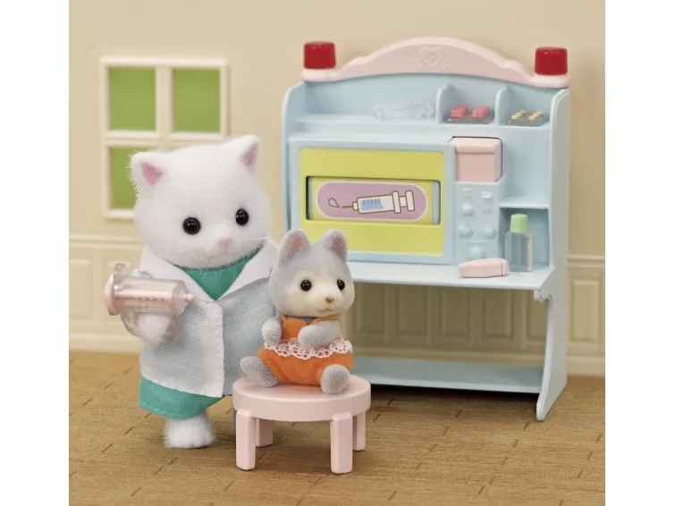 Sylvanian Families Village Doctor Starter Set