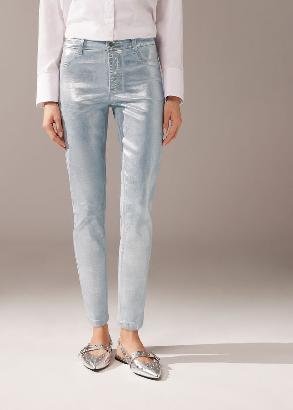 Calça jeans elástica com efeito laminado