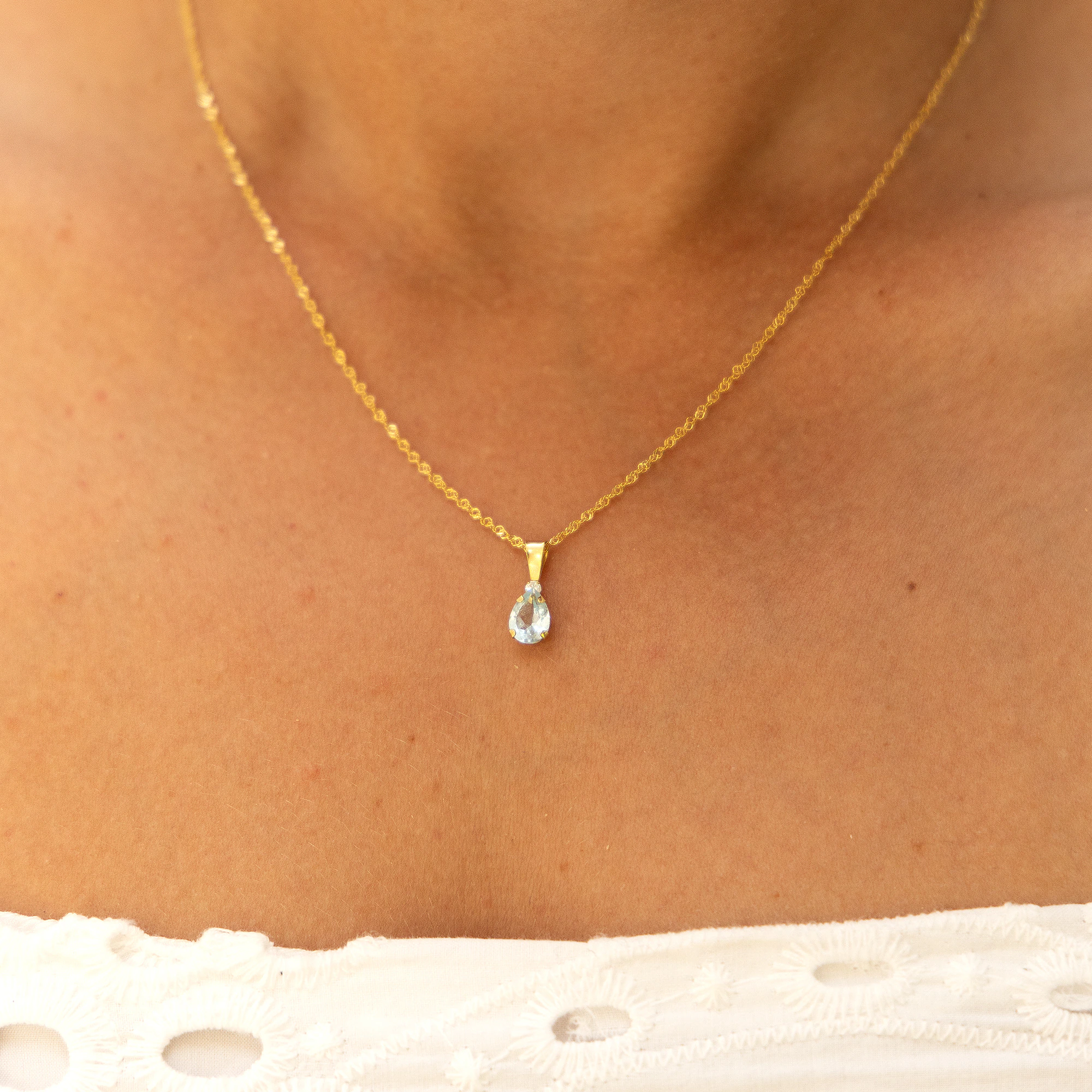 Fascination by Ellen K. Halskette 375 Gold mit Blautopas (beh.) und Zirkonia weiß