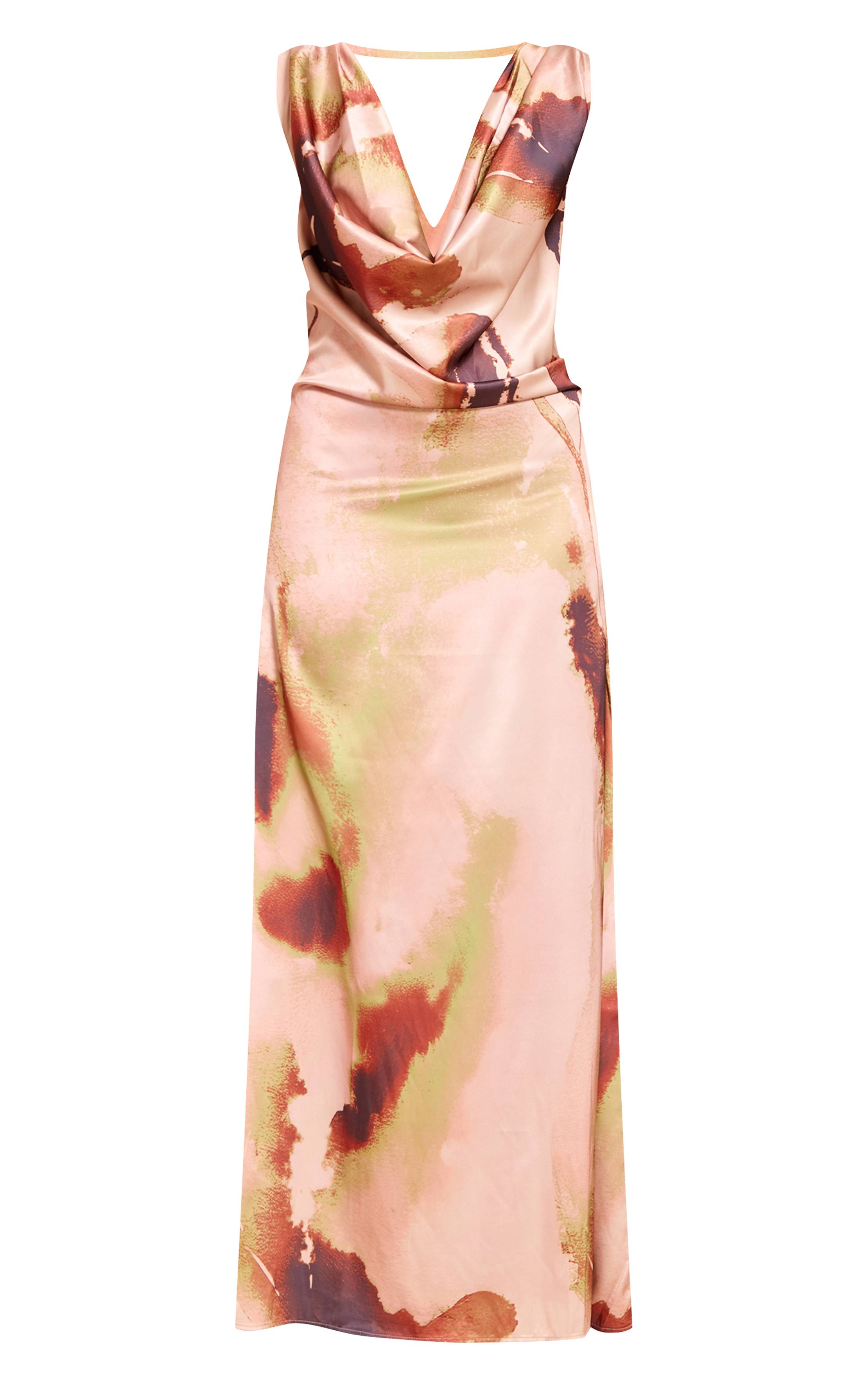 Rose Robe Longue En Satin À Imprimé Floral Abstrait Avec Col Bénitier Extrême