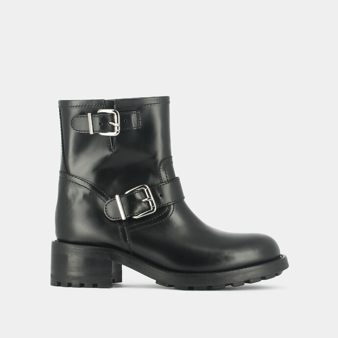 Boots à talons, semelles crantées et détails boucles argentées  cuir glacé noir