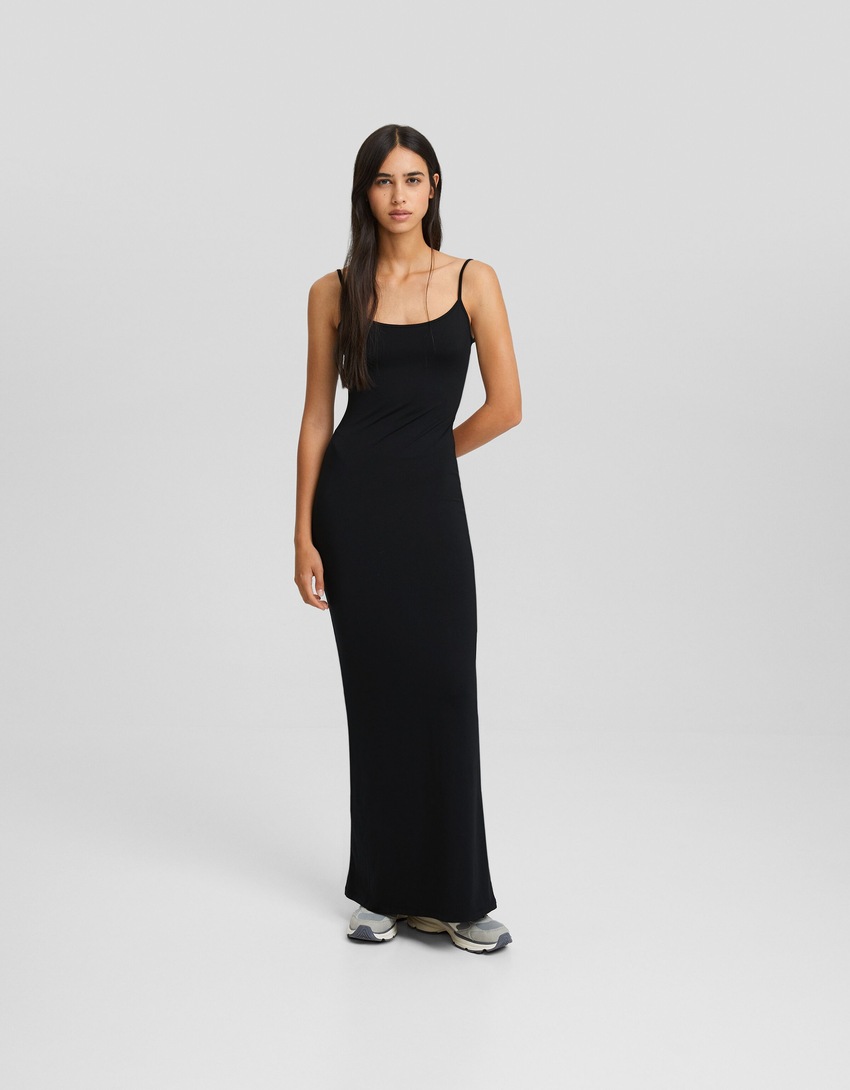 Vestido longo justo com alças finas