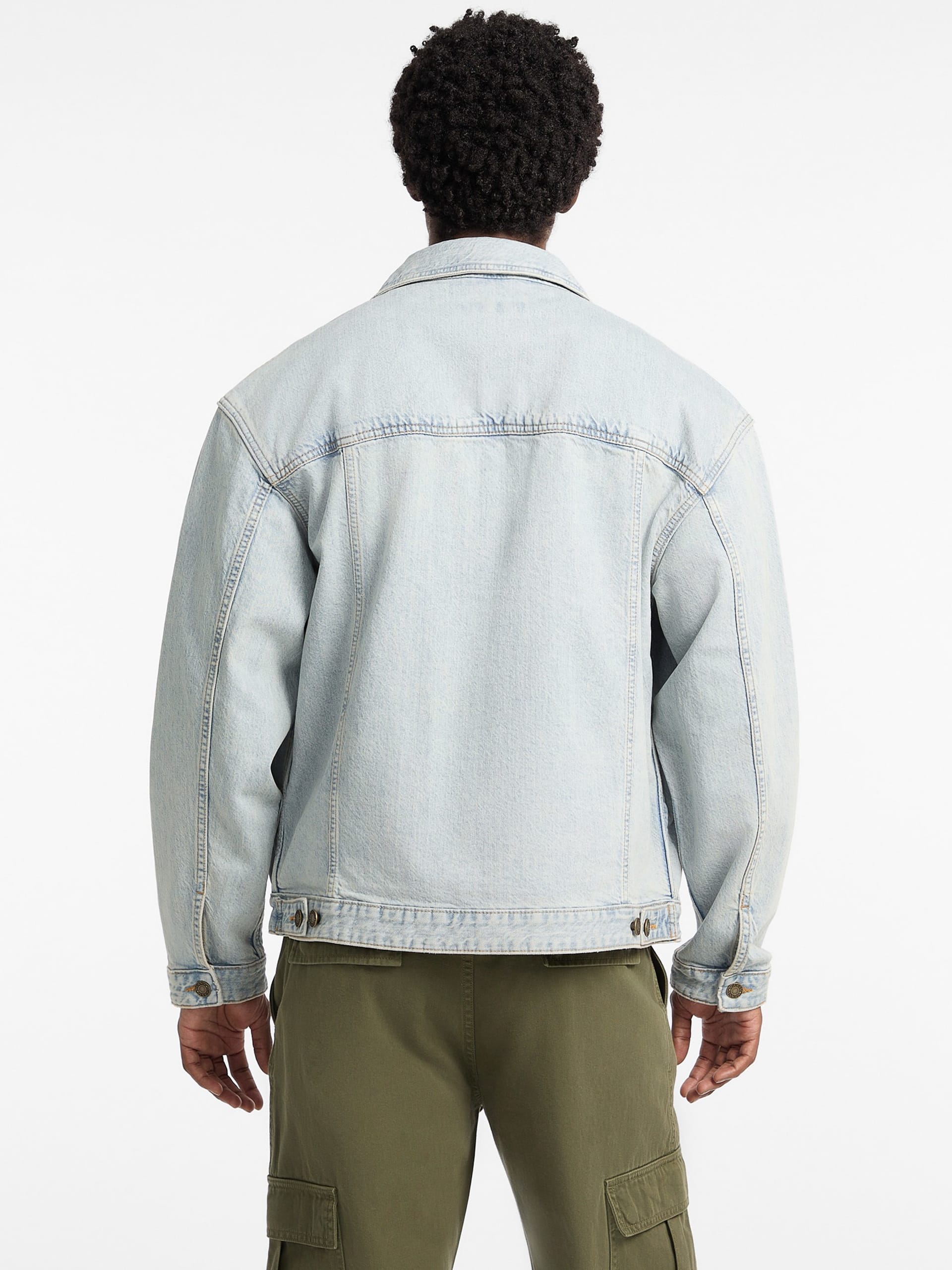 Jaqueta jeans oversized estilo caminhoneiro