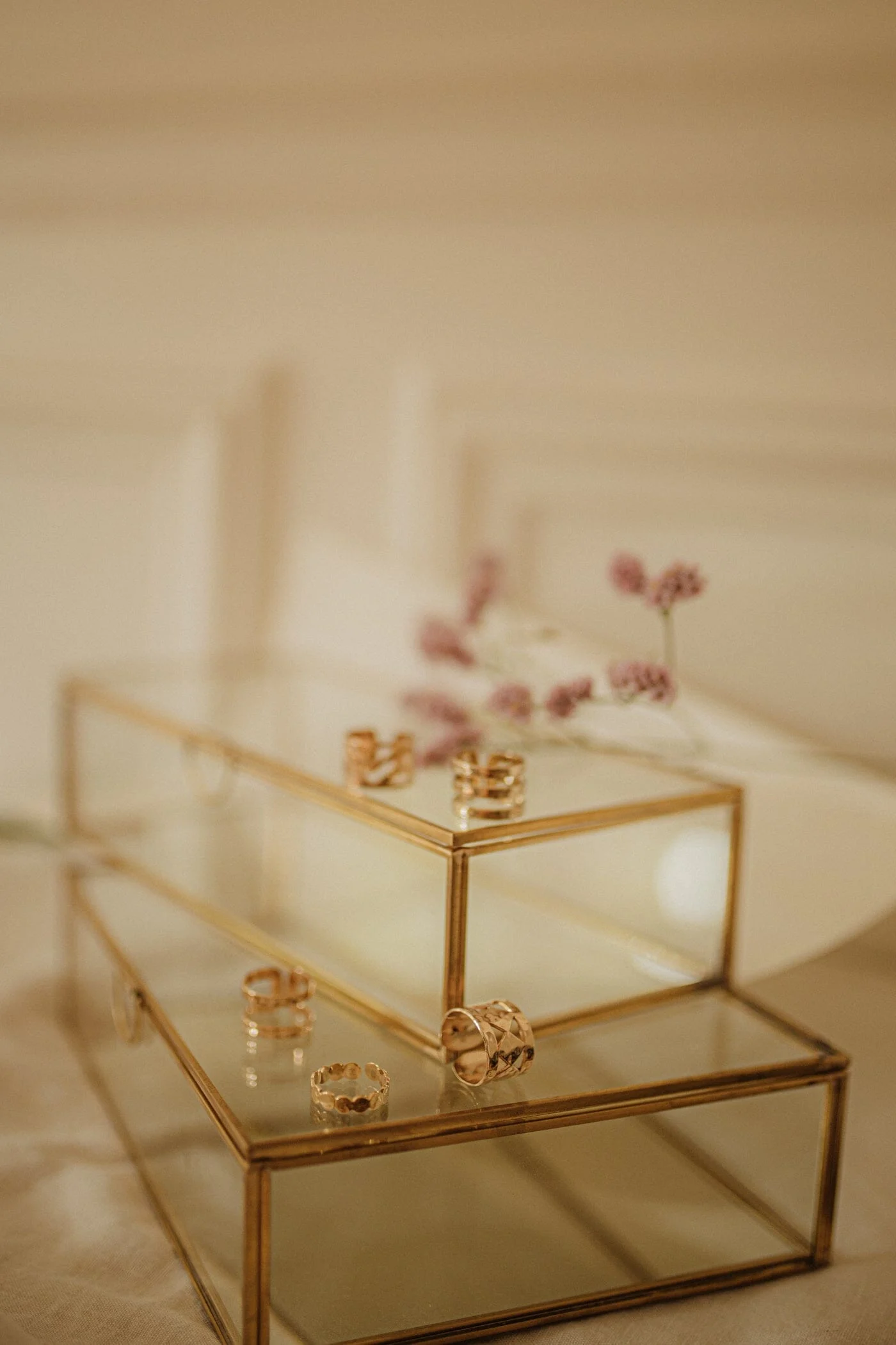 LOU - Bague martelée plaqué or | Doré