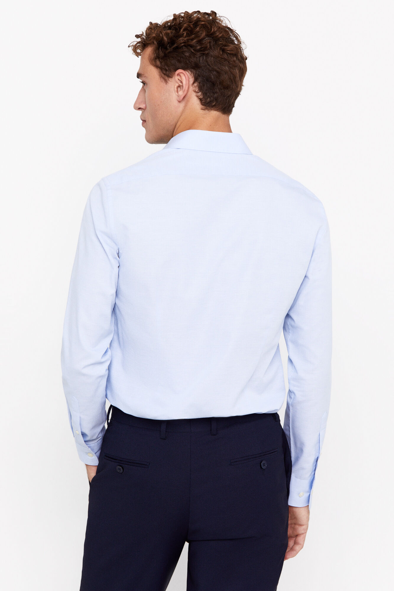 Camisa social slim fit estilo otomano de fácil aparar