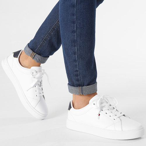 Baskets Femme Essential Court 7427 White Black