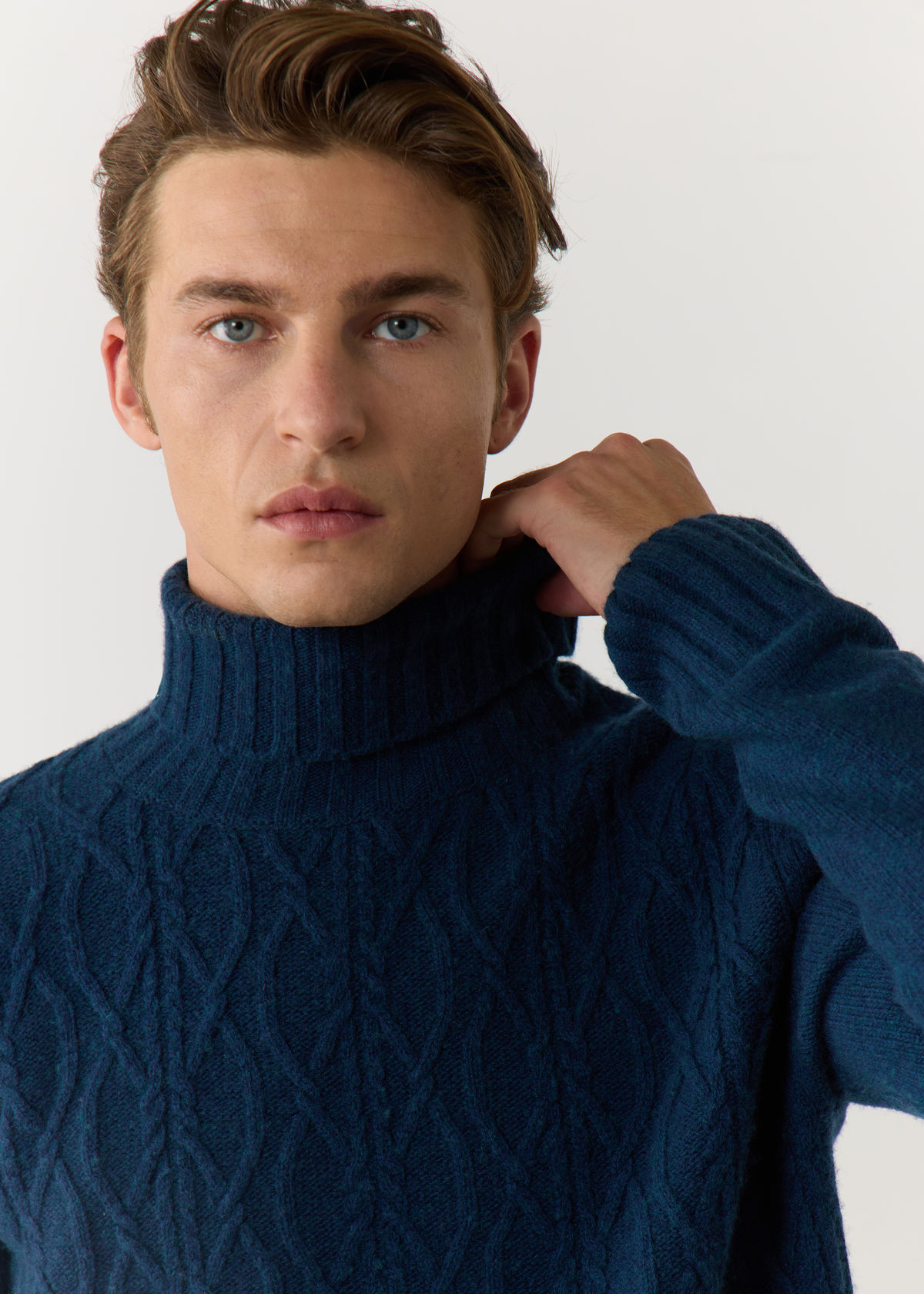 Pull col roulé en laine mélangée unie bleu prusse