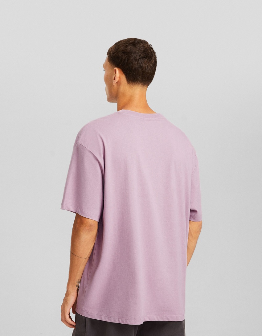 Camiseta de manga curta com estampa e modelagem quadrada