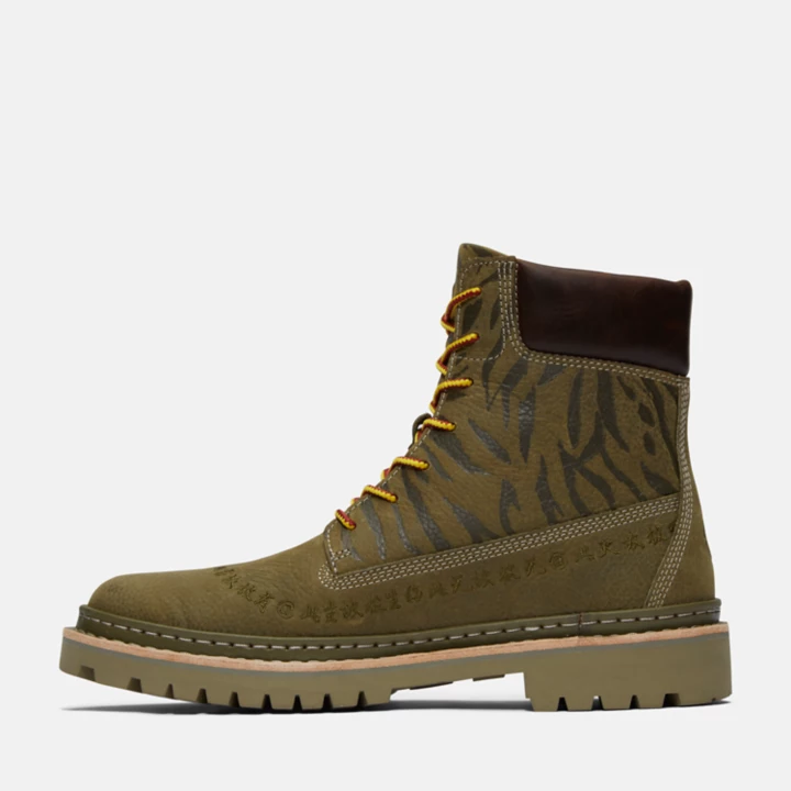 Bota Timberland x CLOT Future73 Timberloop de 6 polegadas para mulheres na cor verde escuro.
