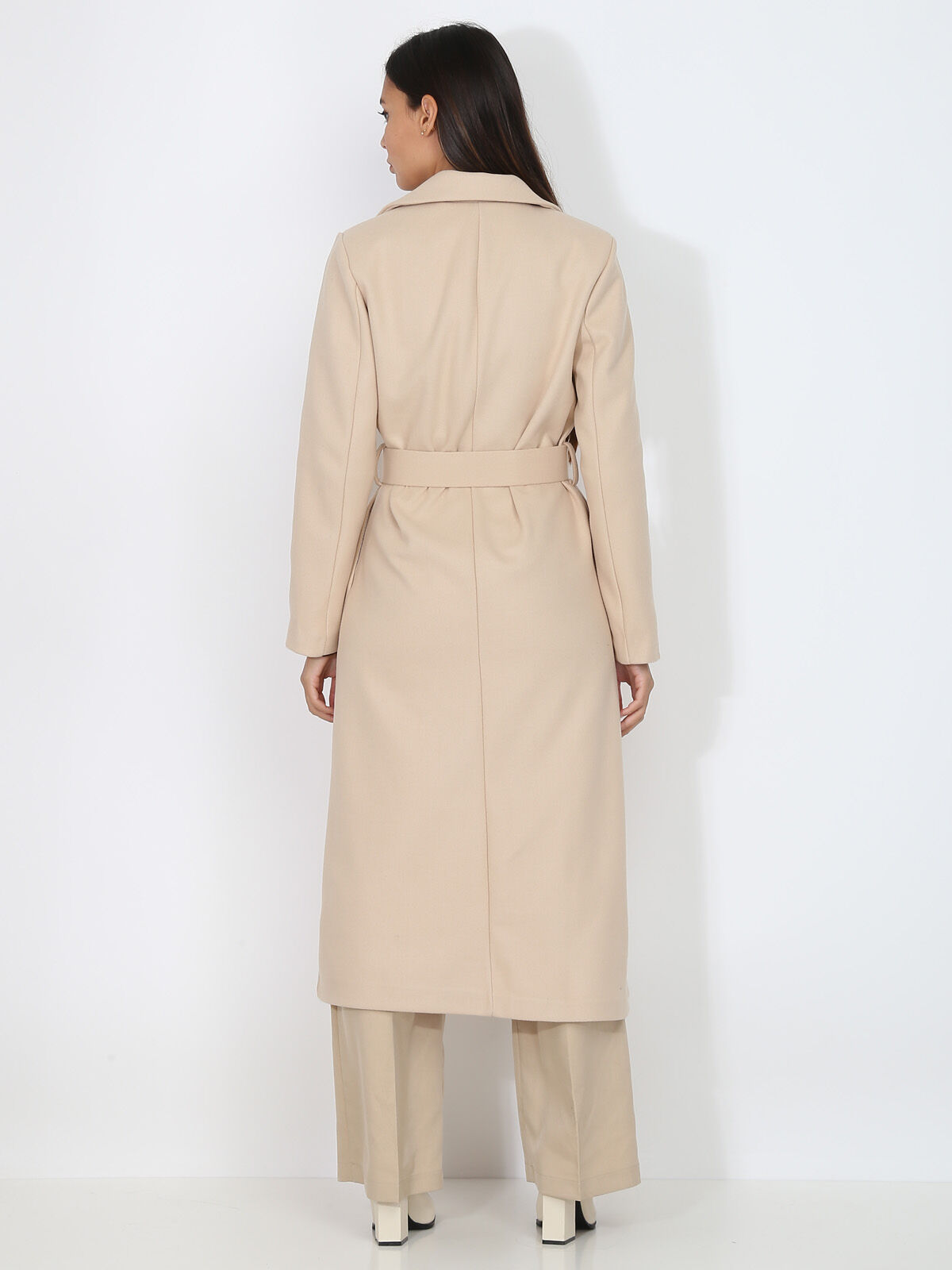 Manteau mi-long croisé et ceinturé- Beige