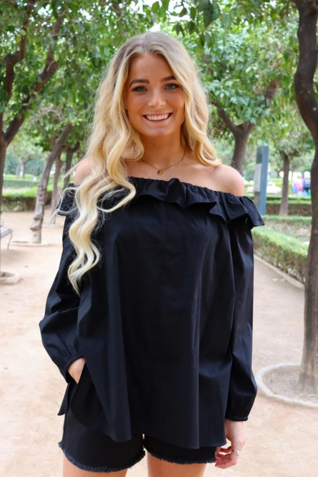 Liberte Ona-Offshoulder-Blouse black
