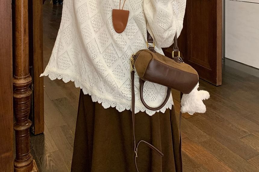 Satierra - Effen oversized vest met verlaagde schouders / Top met lange mouwen en paisley-borduursel en kant