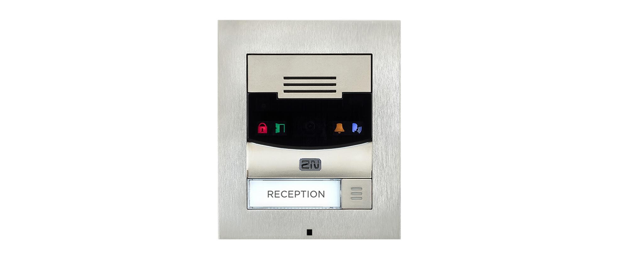 IP Türstation IP Solo mit Kamera, Wandmontage, silber<br>Kompakte IP-Sprechanlage