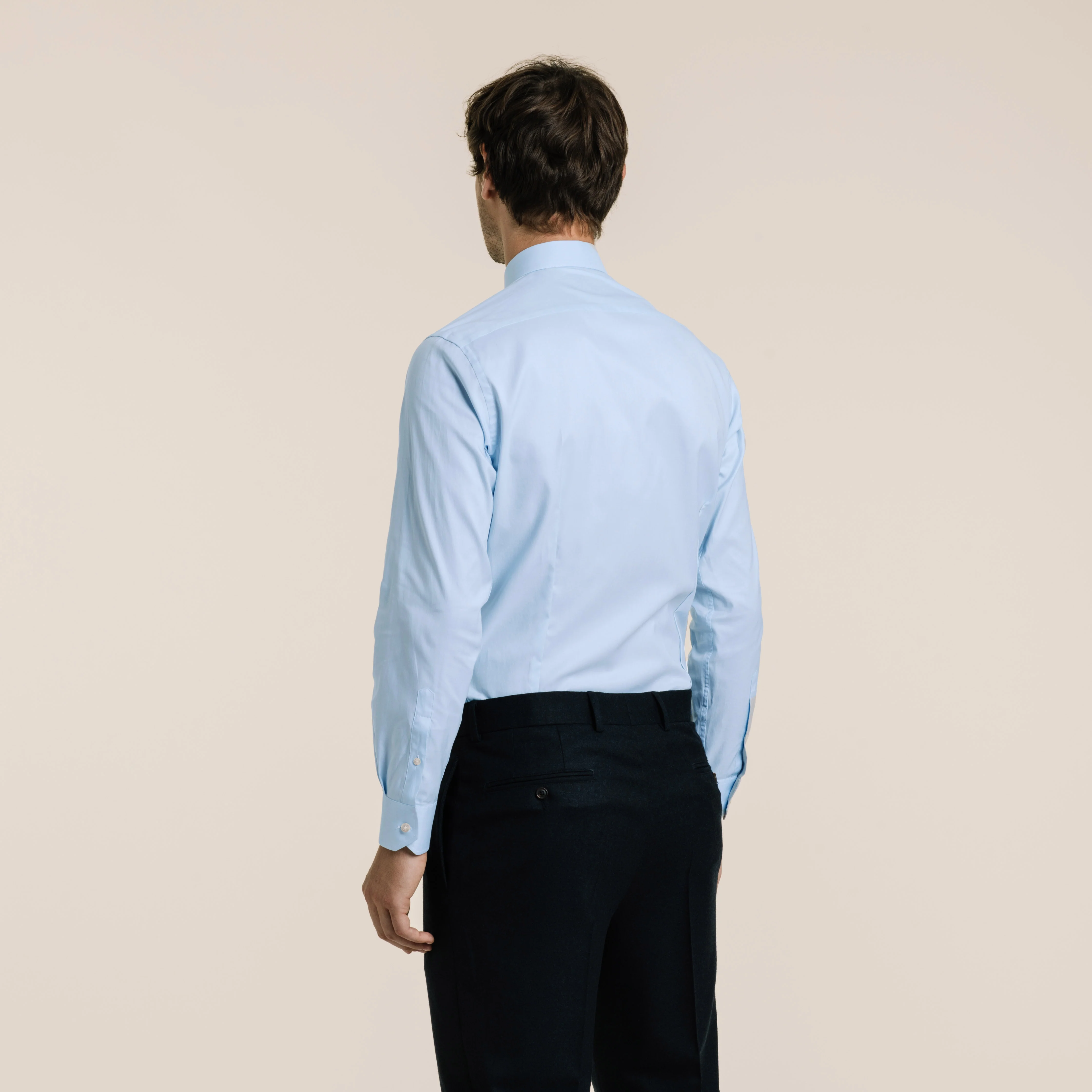 Fitted shirt in double-twisted poplin with fine blue stripes