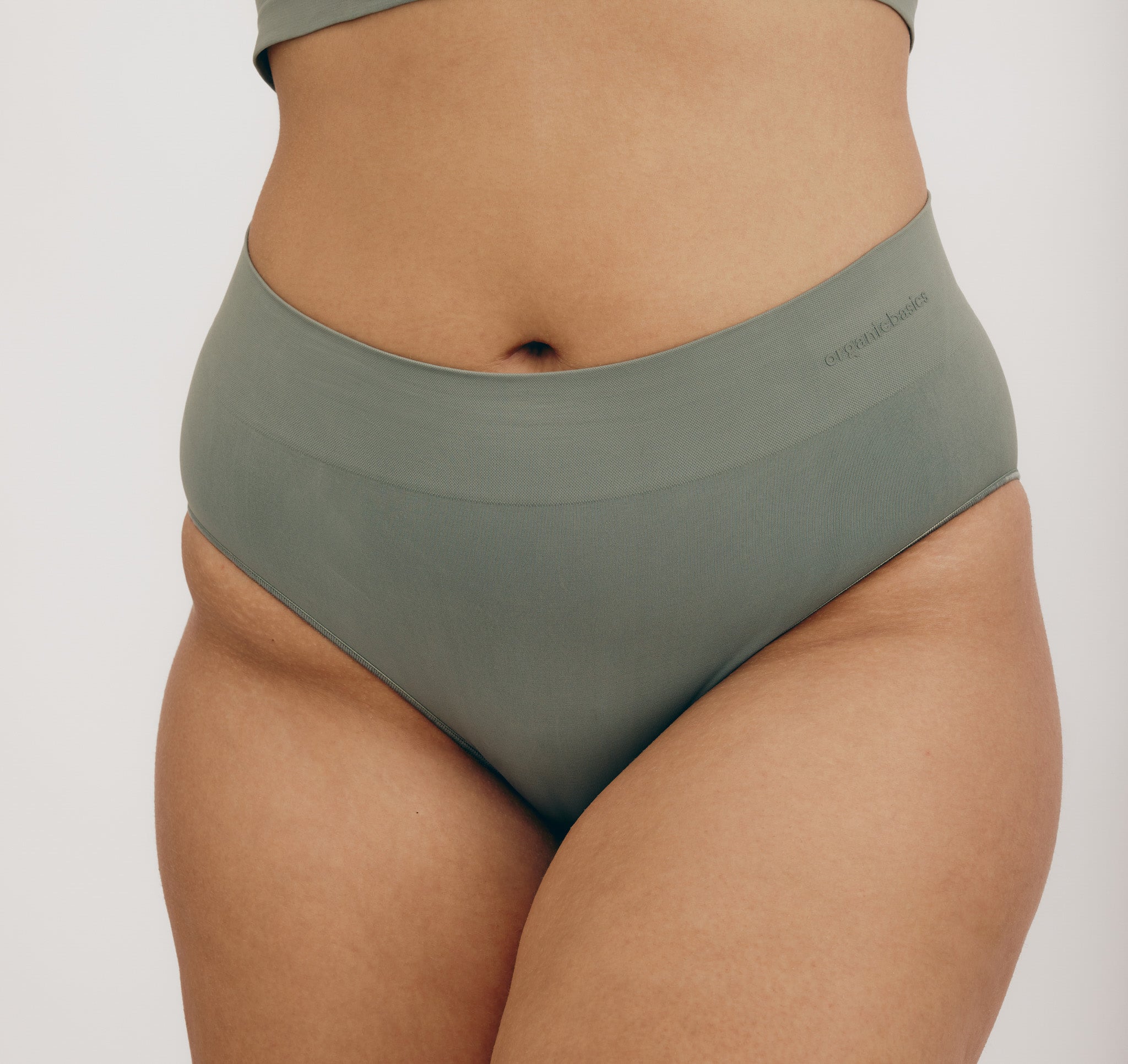 RECYCLED NYLON<br>Smooth High-Leg Briefs