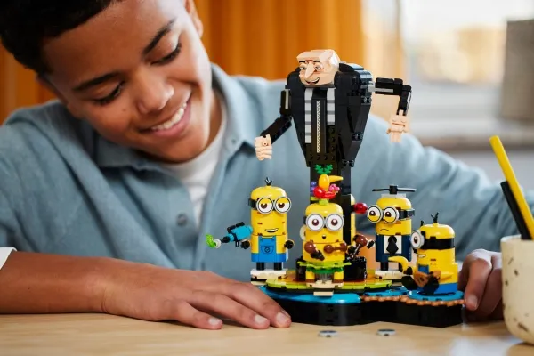 LEGO Despicable Me 75582 Klodsbygget Gru og Minions