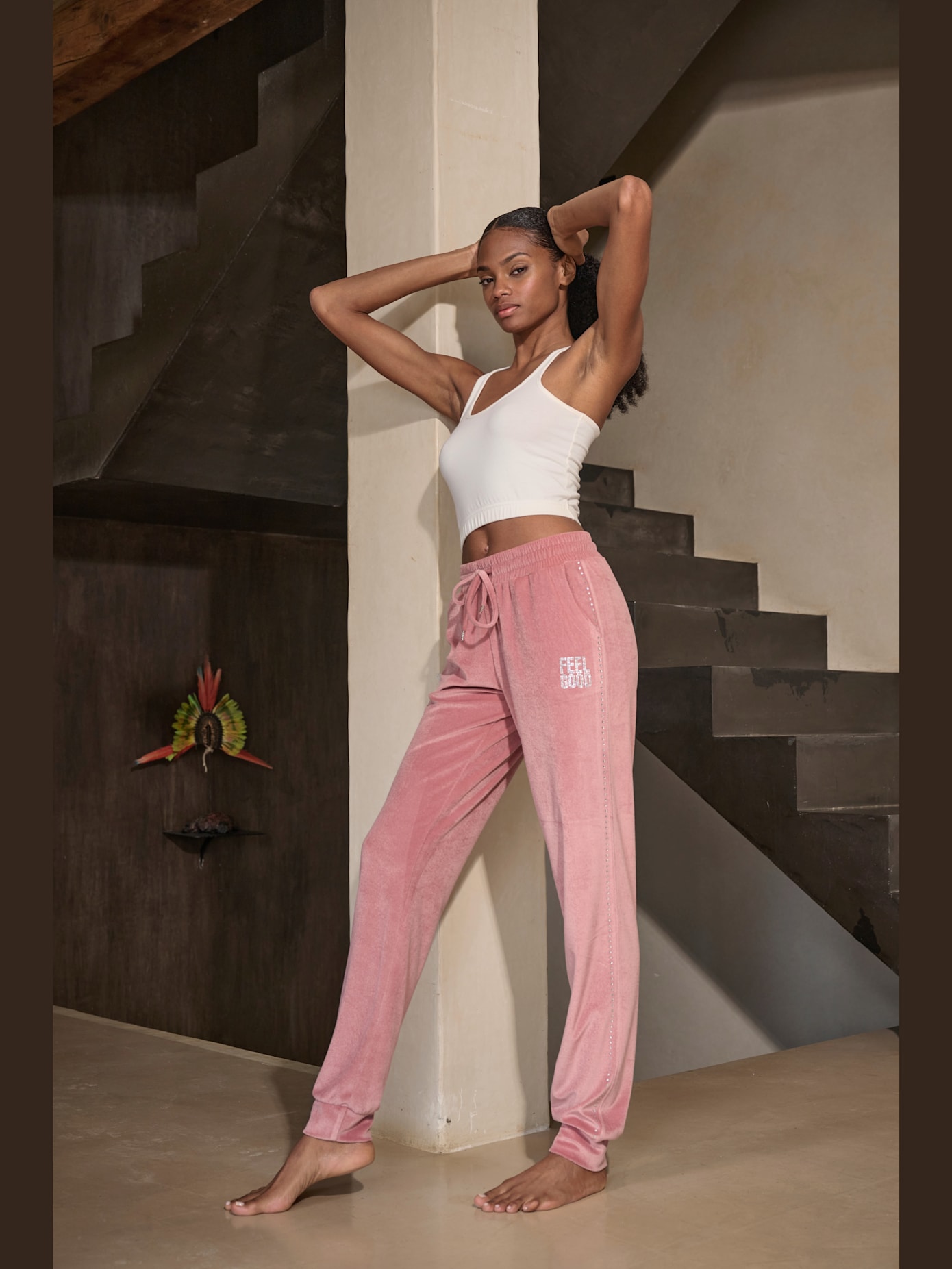 Pantalon en velours ras à la coupe étroite