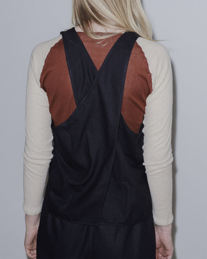 BASERANGE APRON TOP Black