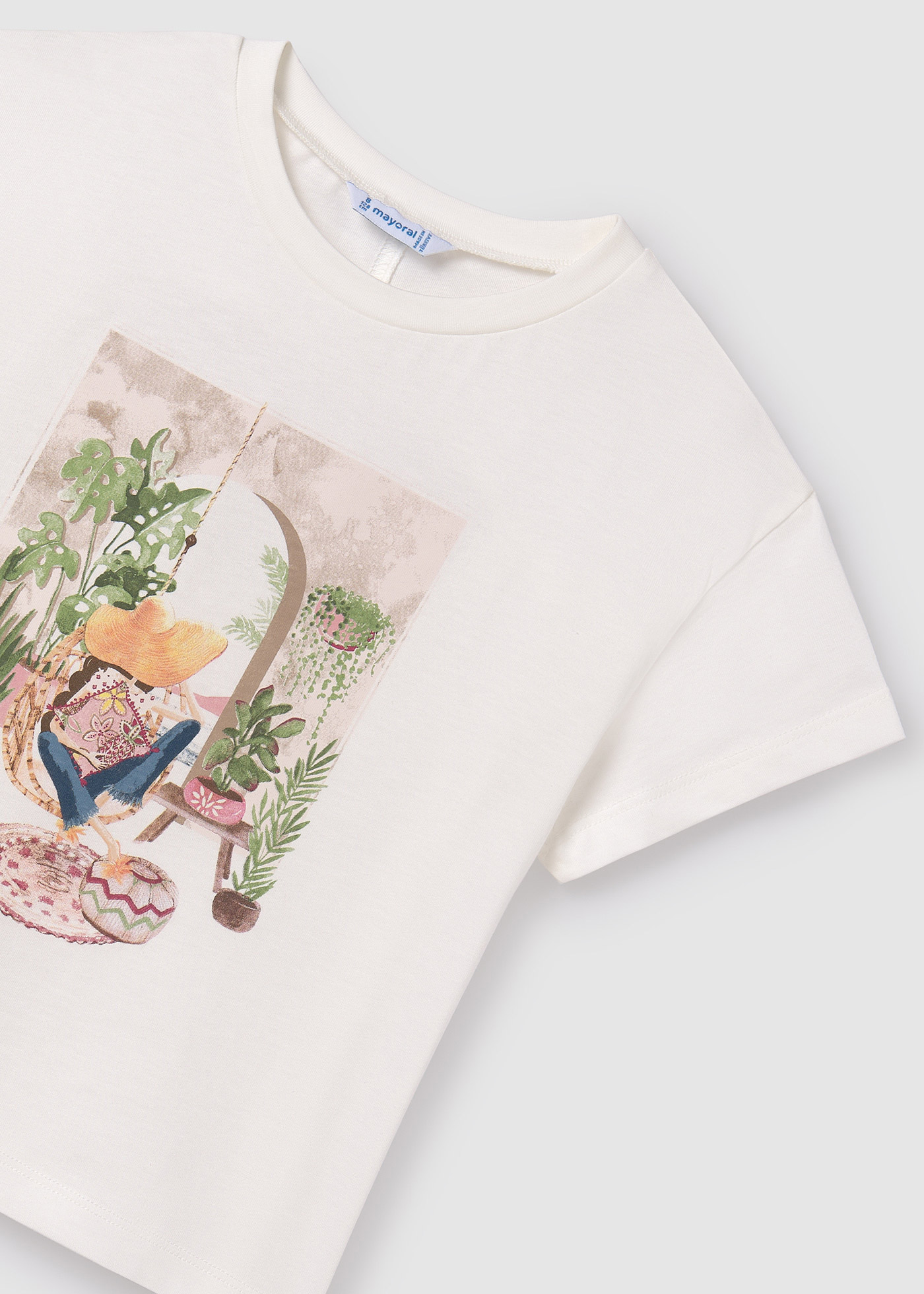 Camiseta feminina Better Cotton com recorte nas costas