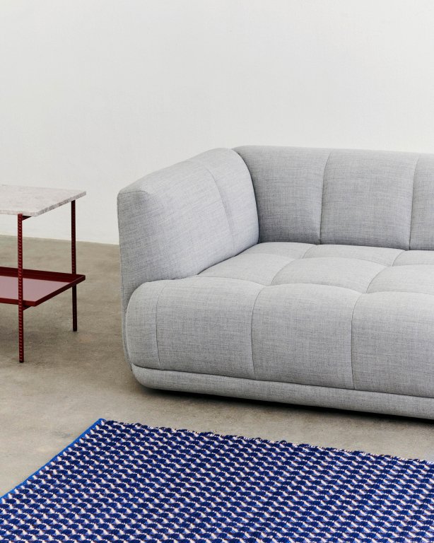 Hay Channel vloerkleed 140x200 blauw/wit