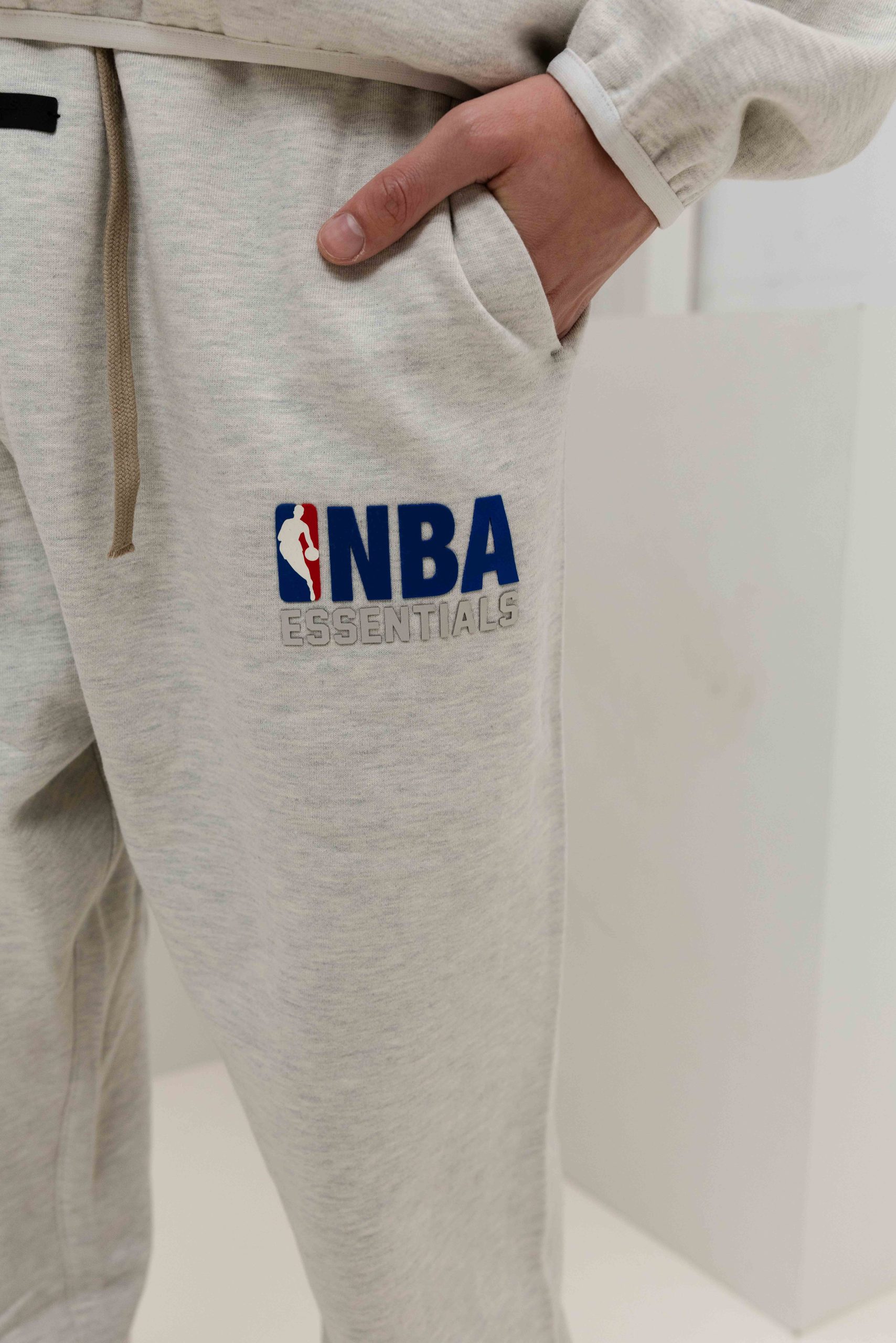 Fear Of God Essentials NBA Trainingspak Heren Grijs