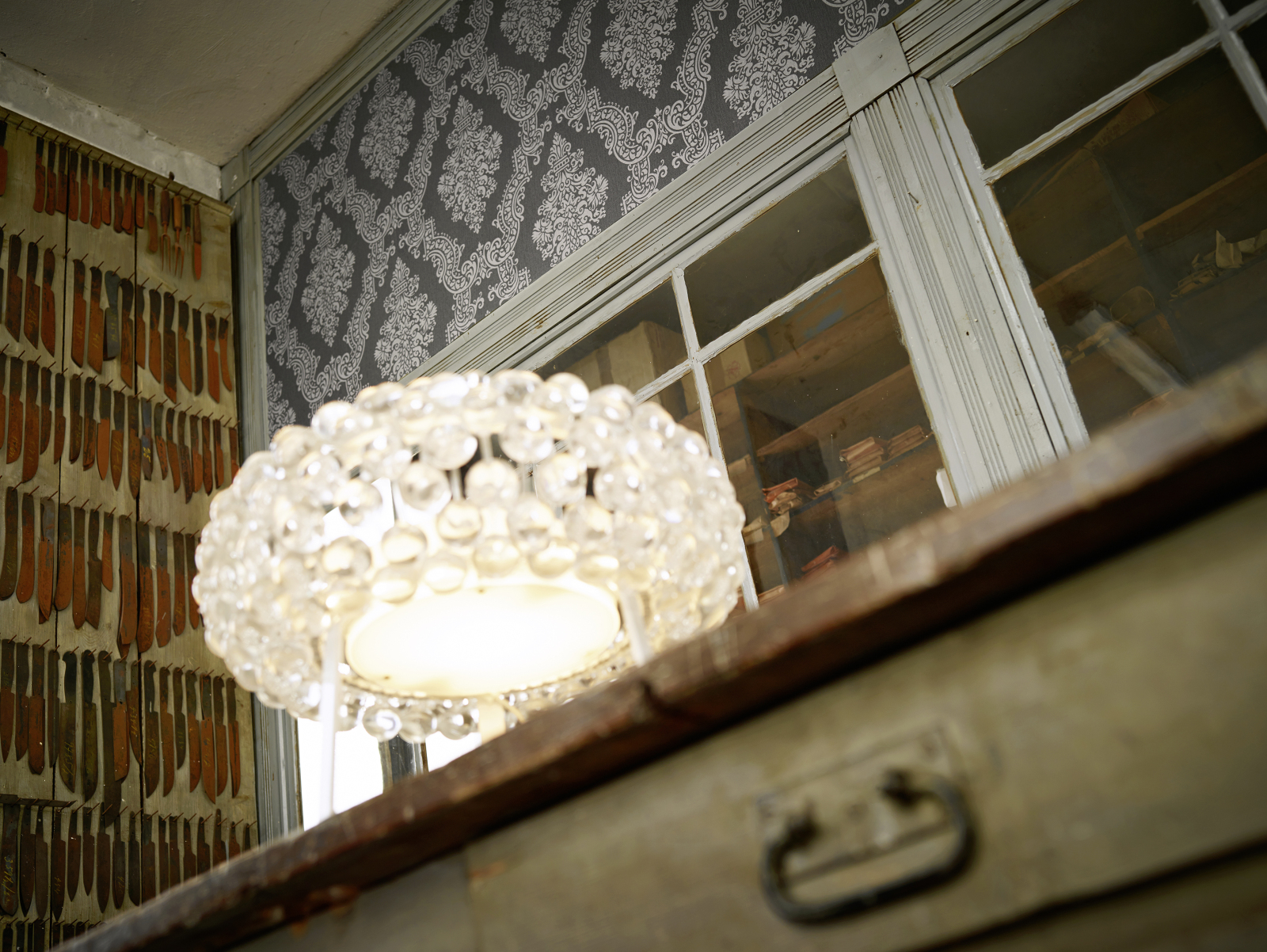 Vliestapete ELEGANCE 2 - Barock - grau - 10 Meter