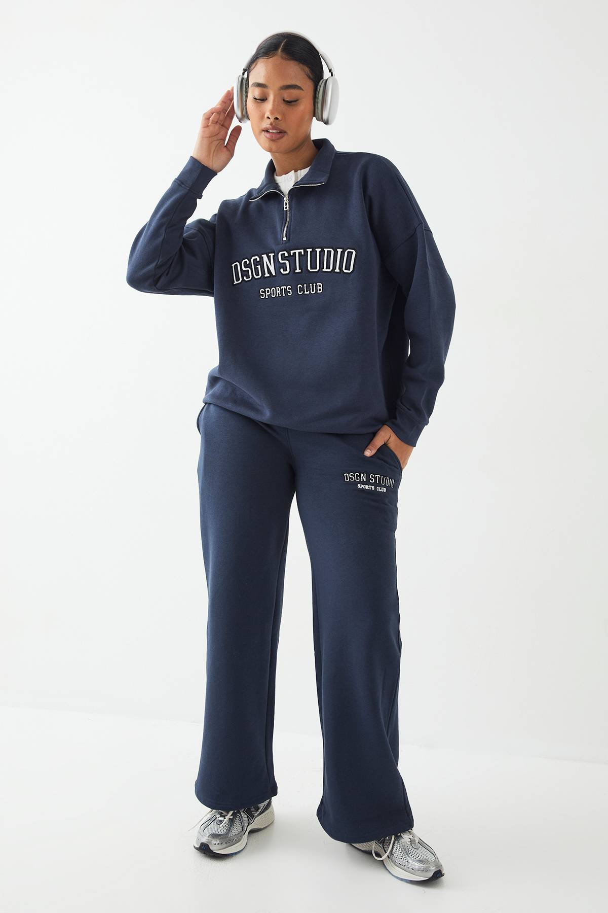 Jogging Jambe Droite avec Appliqué Petite DSGN Studio