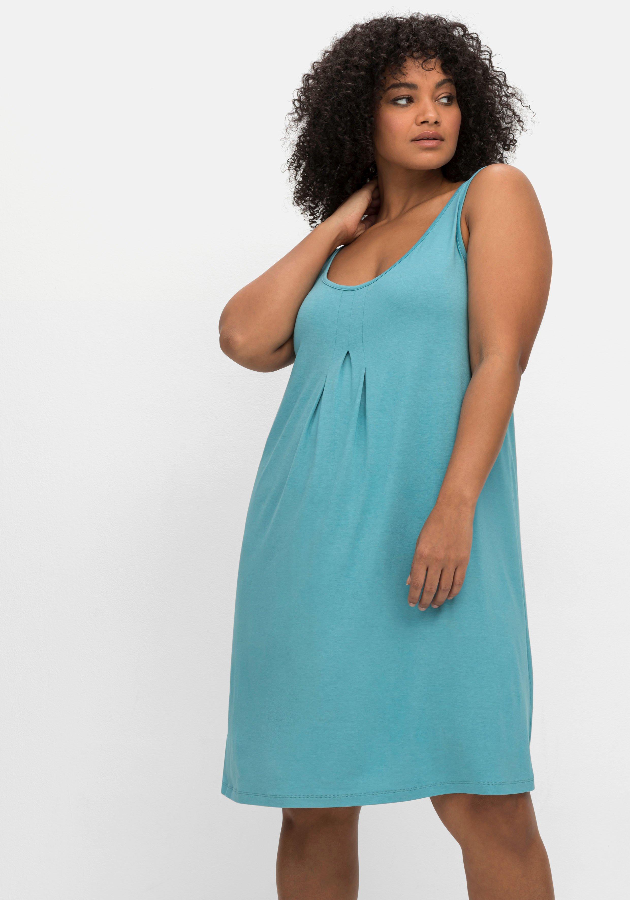 Knielanges Strandkleid mit Kellerfalte vorn