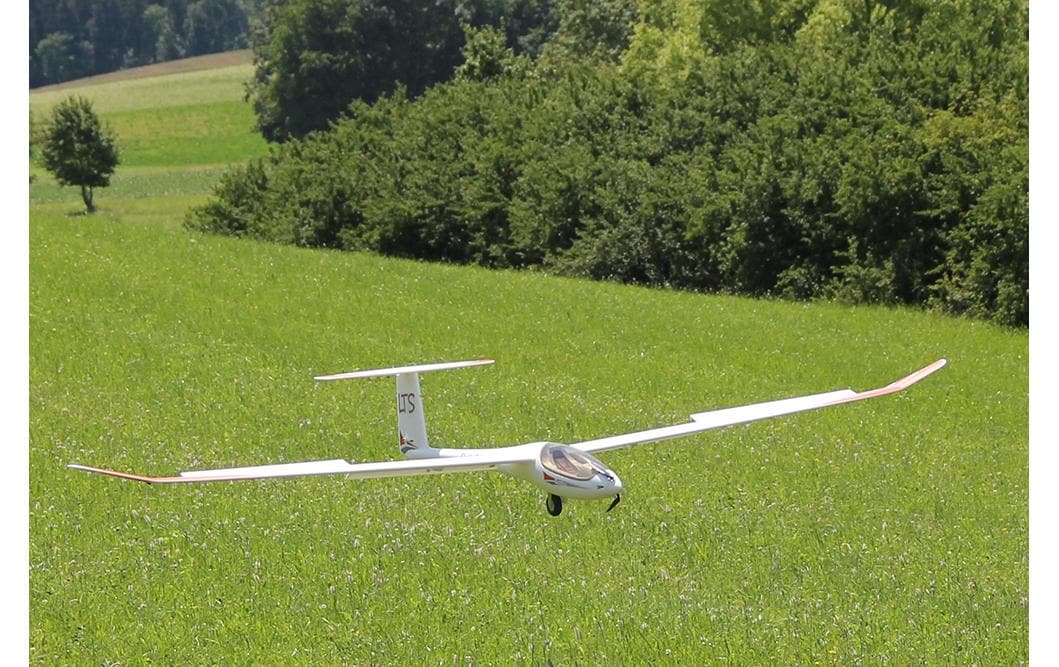 Motorsegler Lentus BK, 3000 mm<br>Leistungsfähiges Motor Segelflugmodell aus Elapor mit 3000 mm Spannweite
