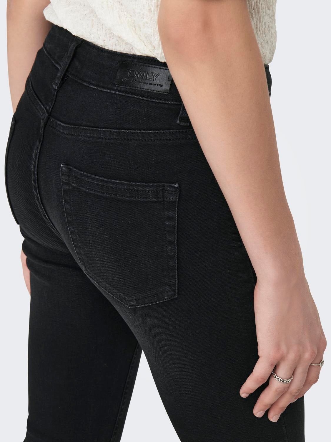 ONLBLUSH Mittlere Taille Ausgestellt Jeans Washed Black