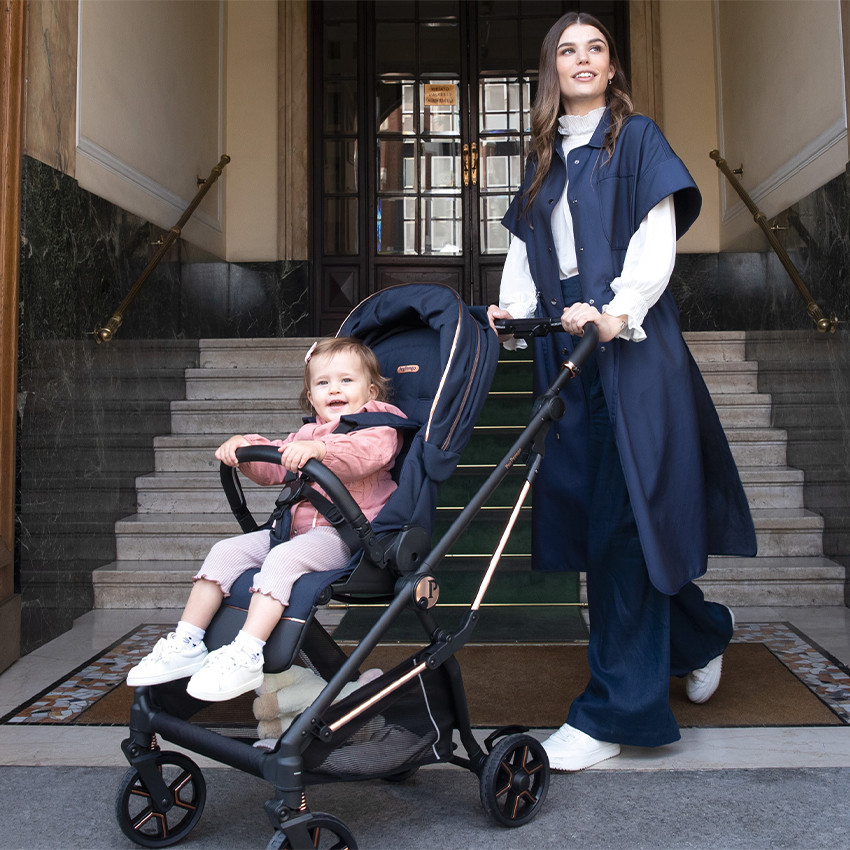 Poussette réversible avec tablier Vivace blue shine