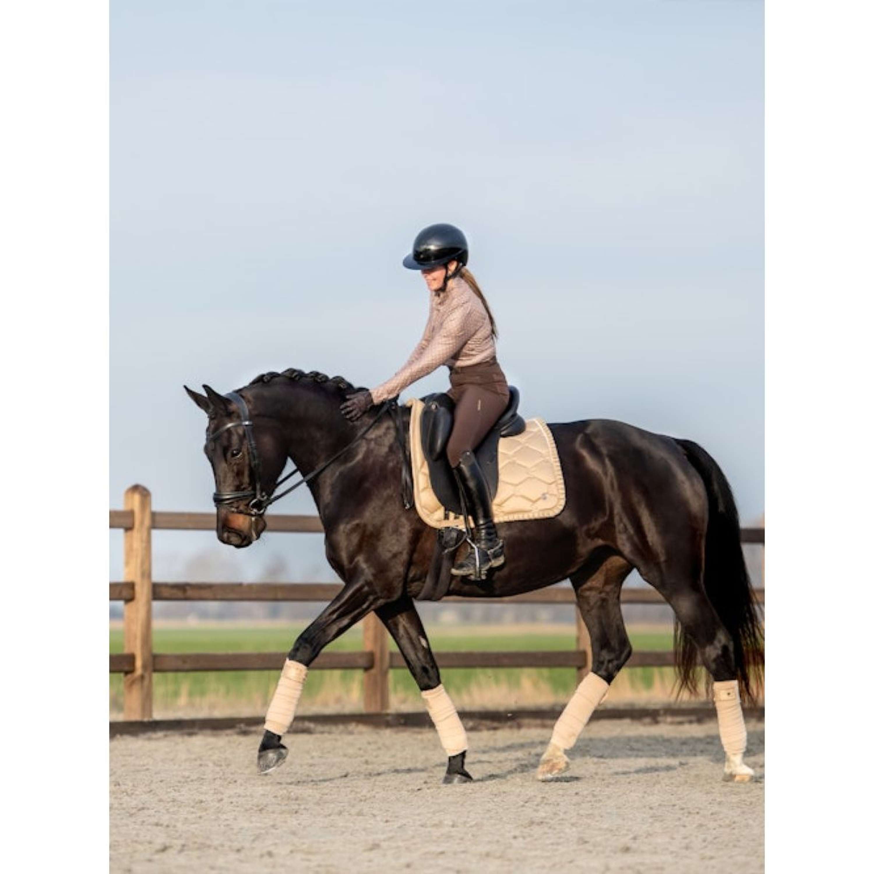 PS of Sweden Zadeldekje Ruffle Dressuur Light Sand