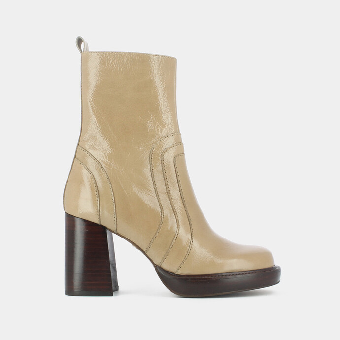 Bottines à talons  en cuir brillant beige