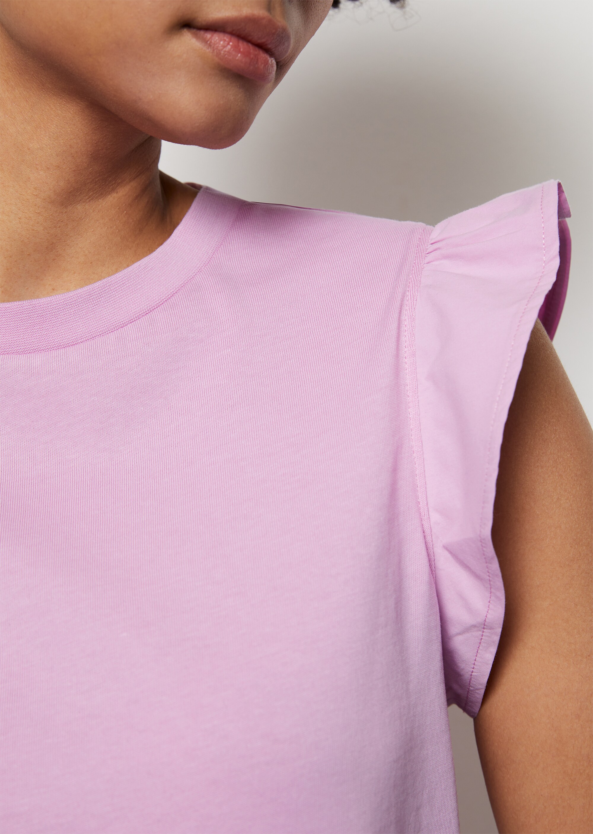 Volant-T-Shirt loose aus Material-Mix