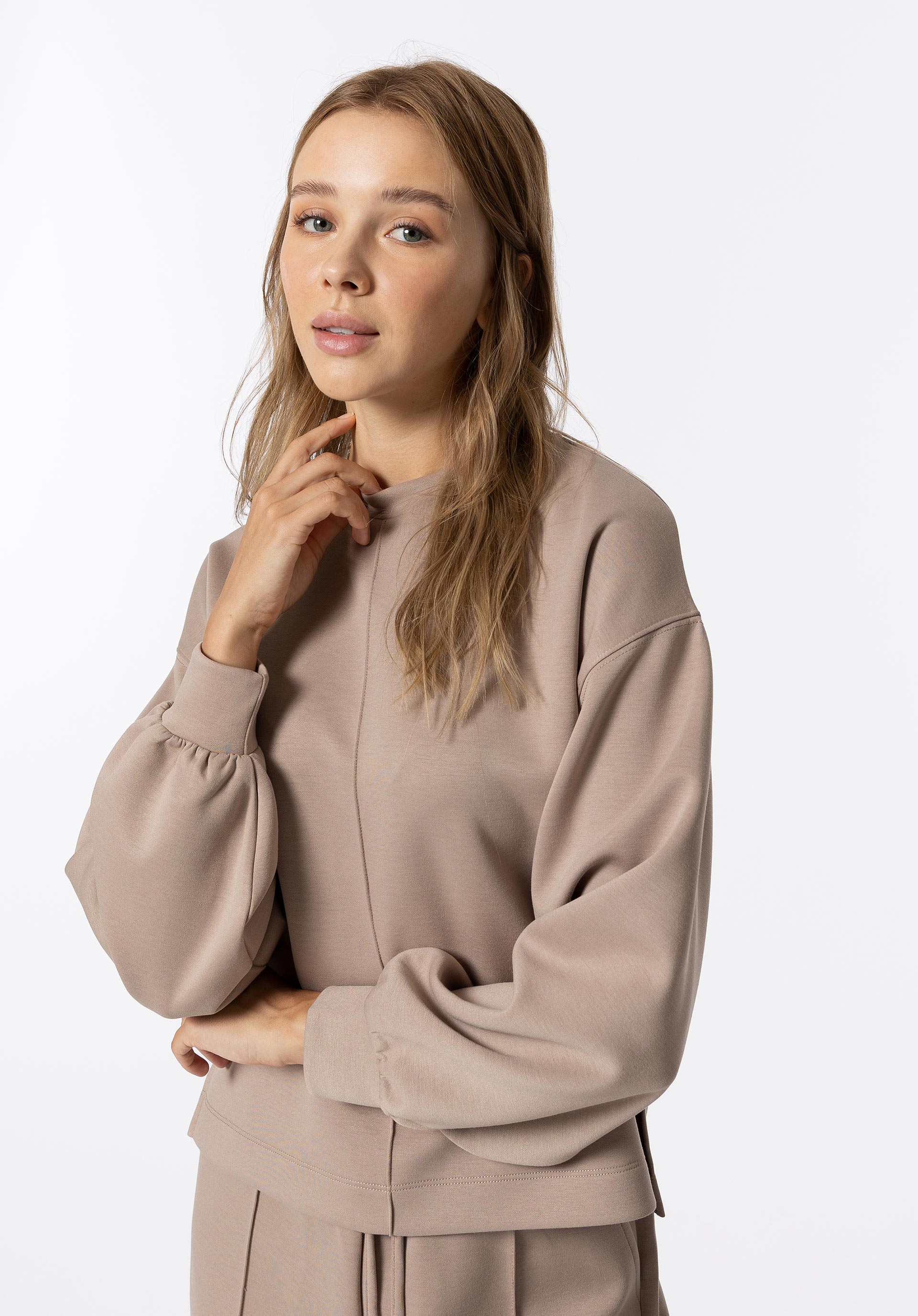 Sweatshirt com Pormenor de Costura