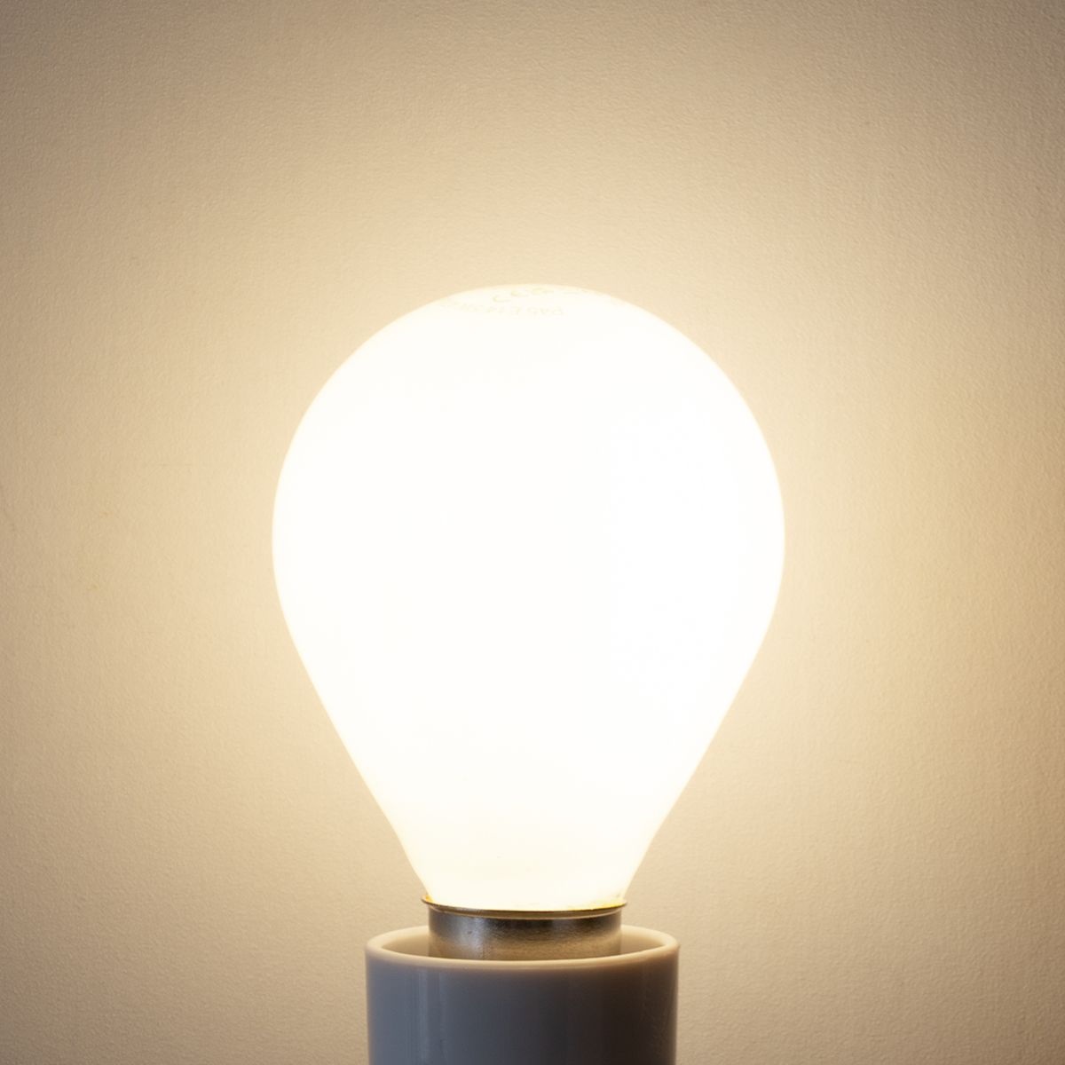 E14 dimbare LED lamp P45 opaal 5W 470 lm 3000K