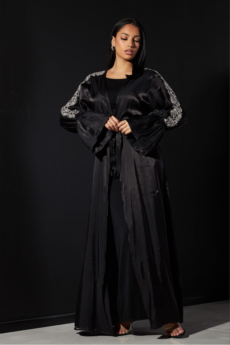 Kimono noir ceinturé à perle satiné et brillant