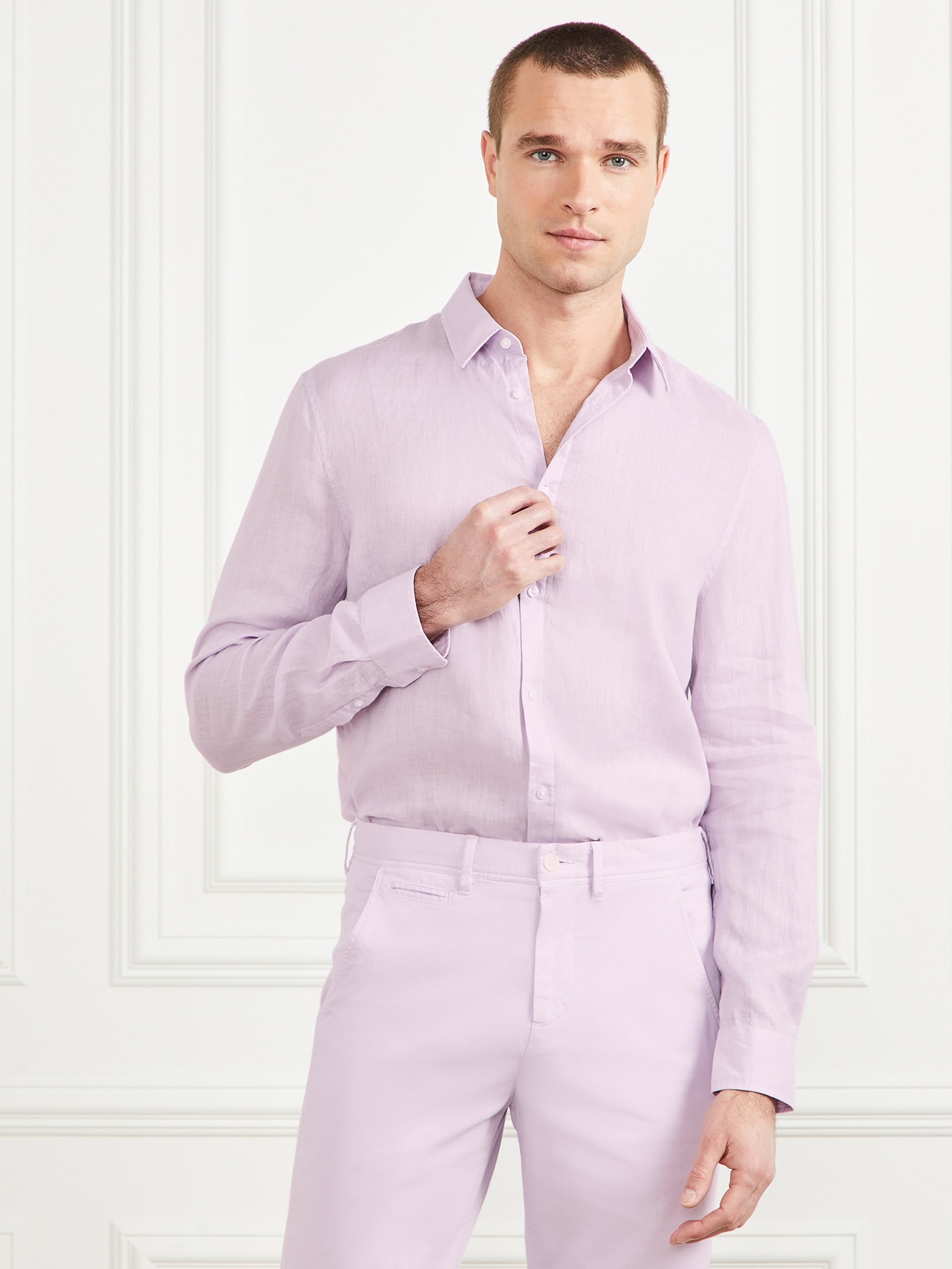 Camisa de linho italiana com punho entalhado