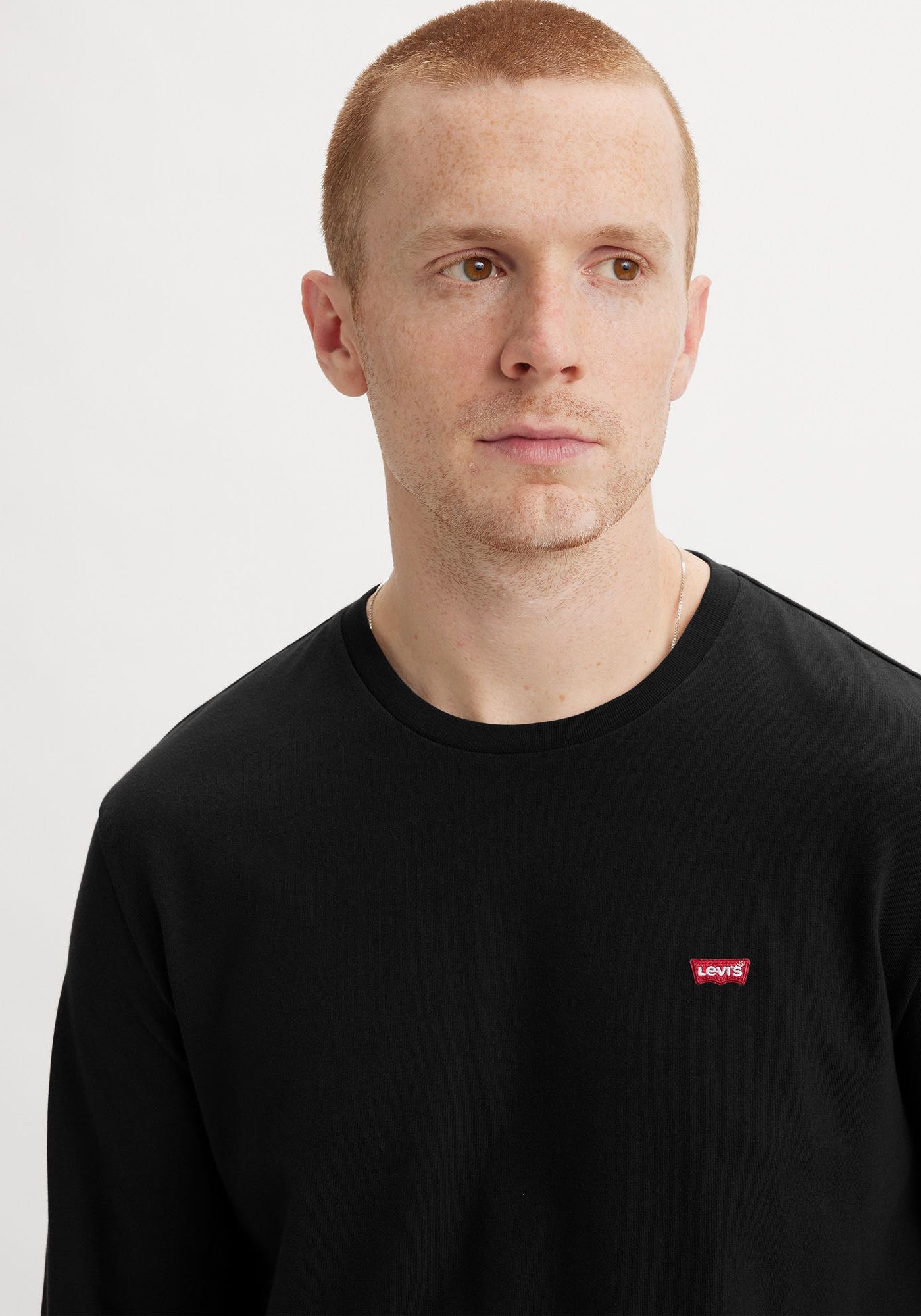 Levi's® Langarmshirt , mit Logo-Applikation