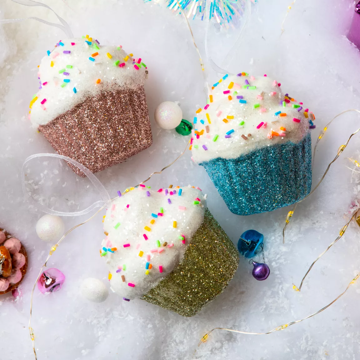 Cupcake de Noël à suspendre (H7 cm) Gourmandise Rose pailleté