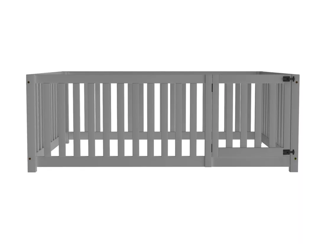 Lit bébé 140 x 200 cm sol en bois Cadre de lit avec clôture et porte, gris