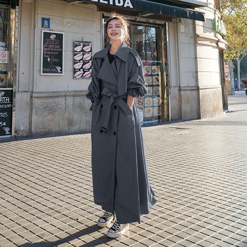 Ango - Trenchcoat met dubbele rij knopen en sjerp