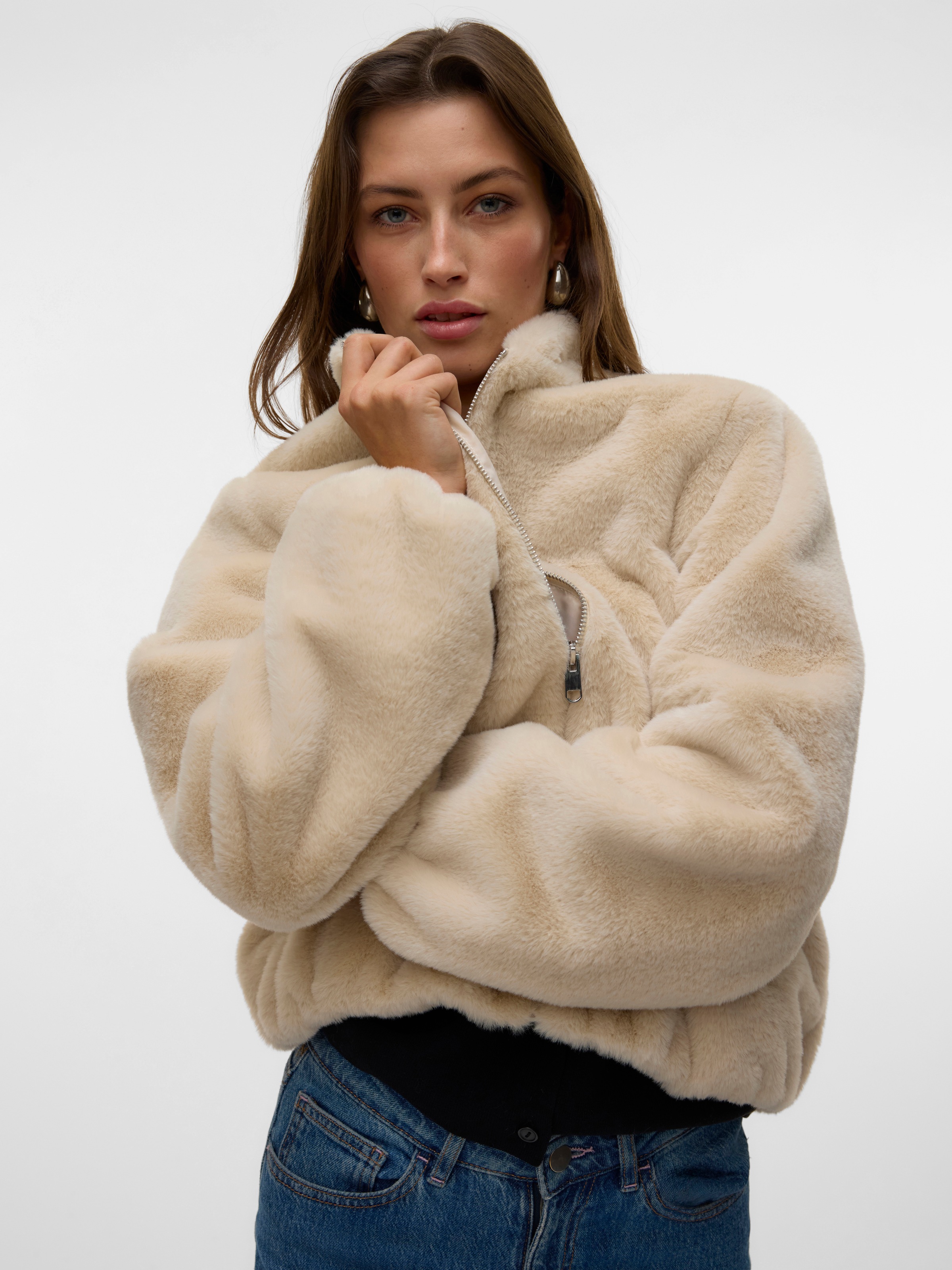 Vero Moda Fellimitatjacke »VMSONJALIGA SHORT JACKET GA BOO« ohne Kapuze