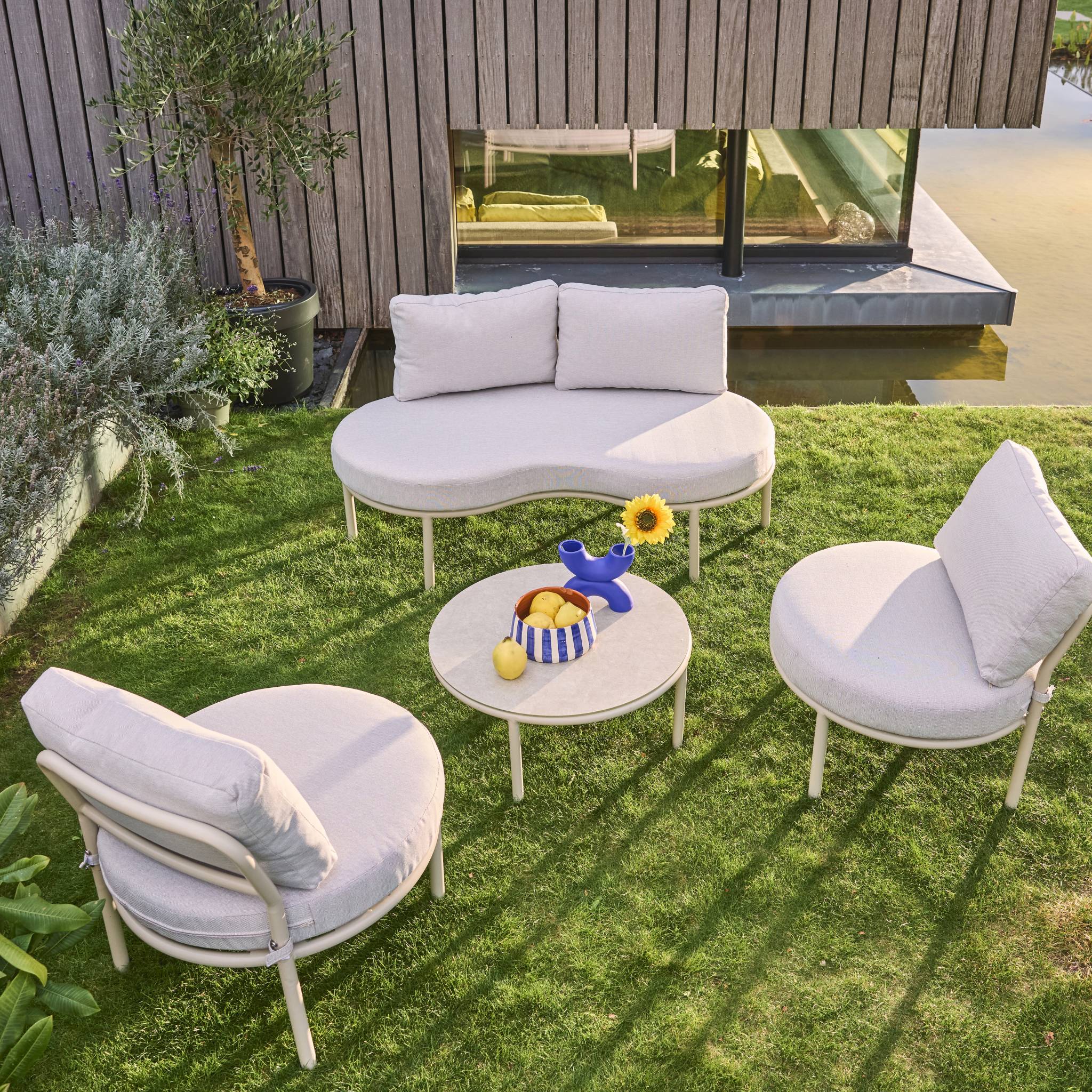 sweeek - Tuinset voor 4 personen aluminium