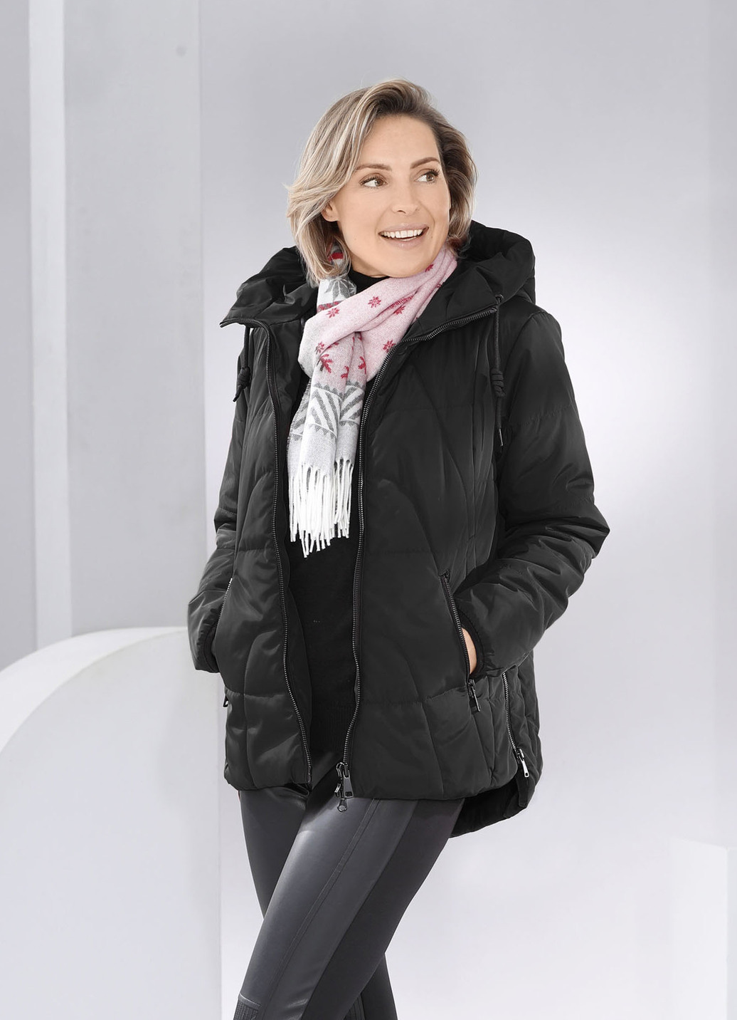 Jacke mit verlängertem Rückteil