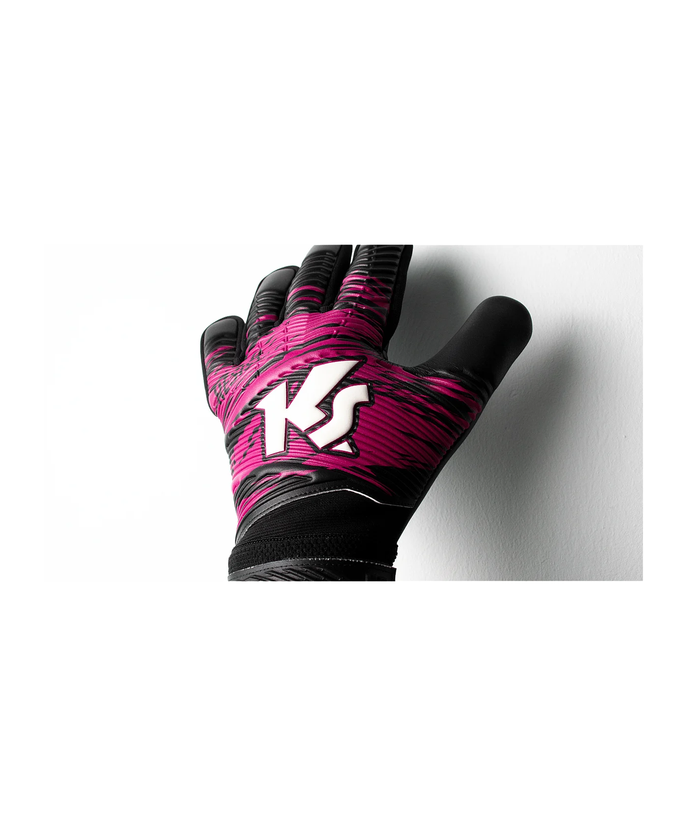 KEEPERsport Varan8 Zone NC Resist Torwarthandschuhe Schwarz F210