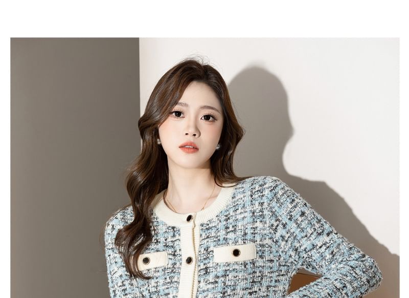 EFO - Set: ronde hals, contrasterende rand, cardigan + hoge taille kokerrok