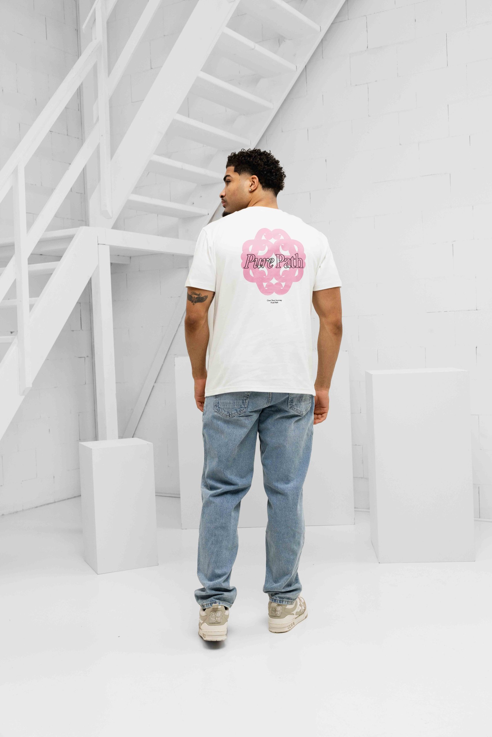 Pure Path Bold Emblem T-Shirt Heren Gebroken Wit